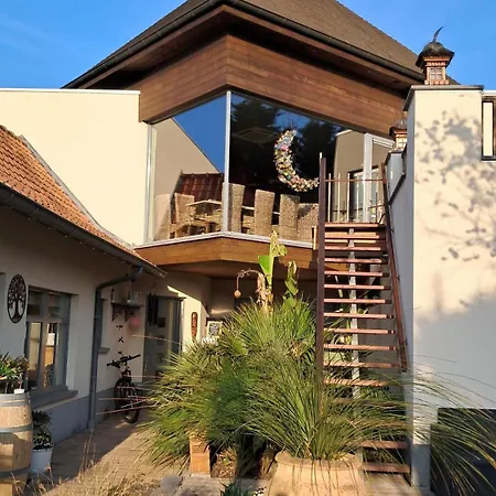 Varma Nesto Couette-café 3*